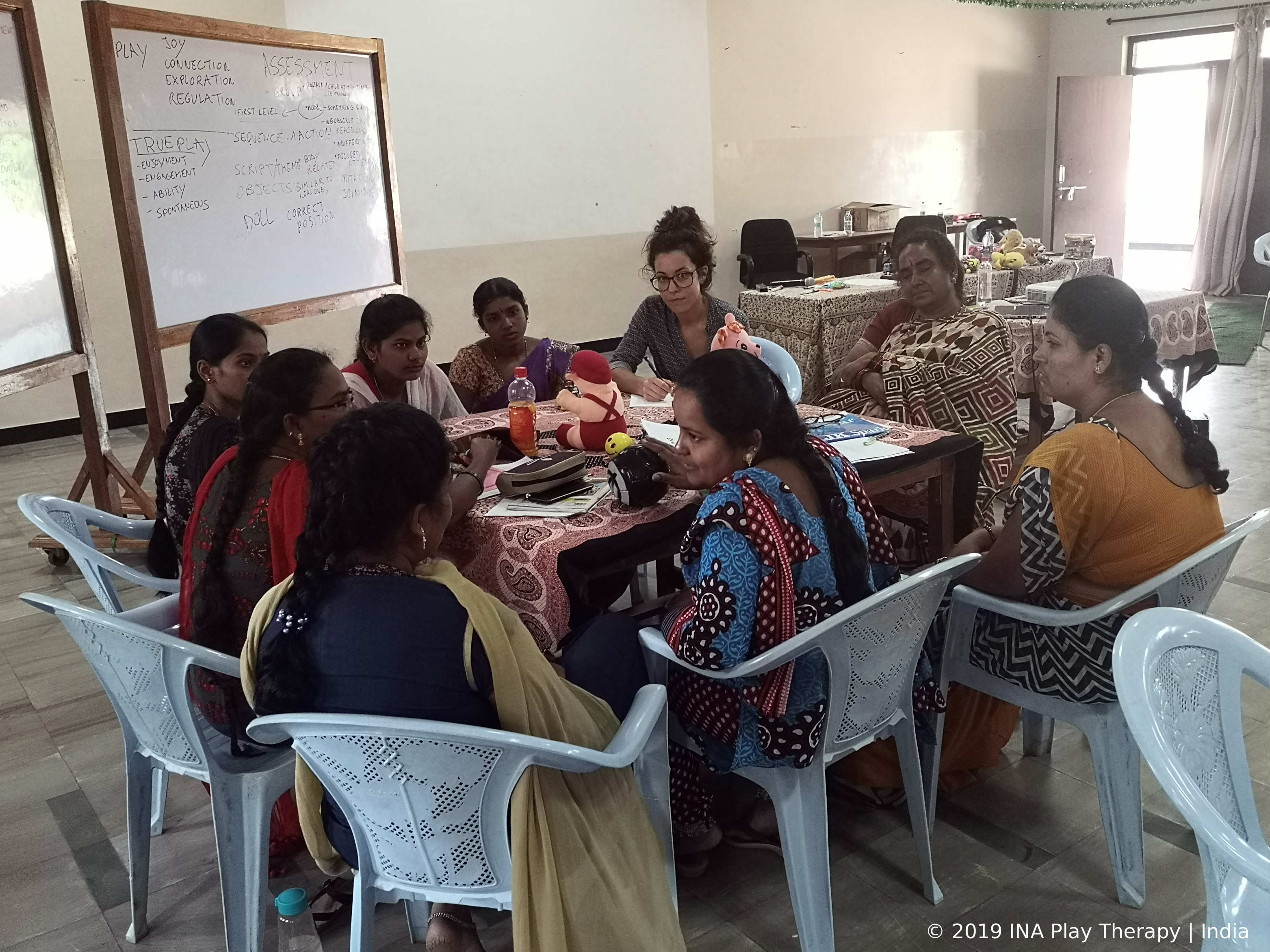 isabella cassina presenta un corso di play therapy in india
